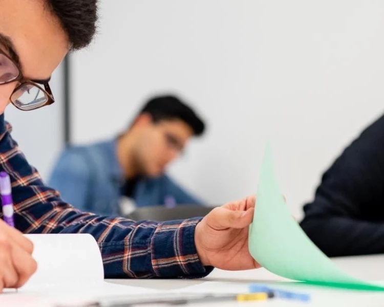 اختبار PTE في السعودية