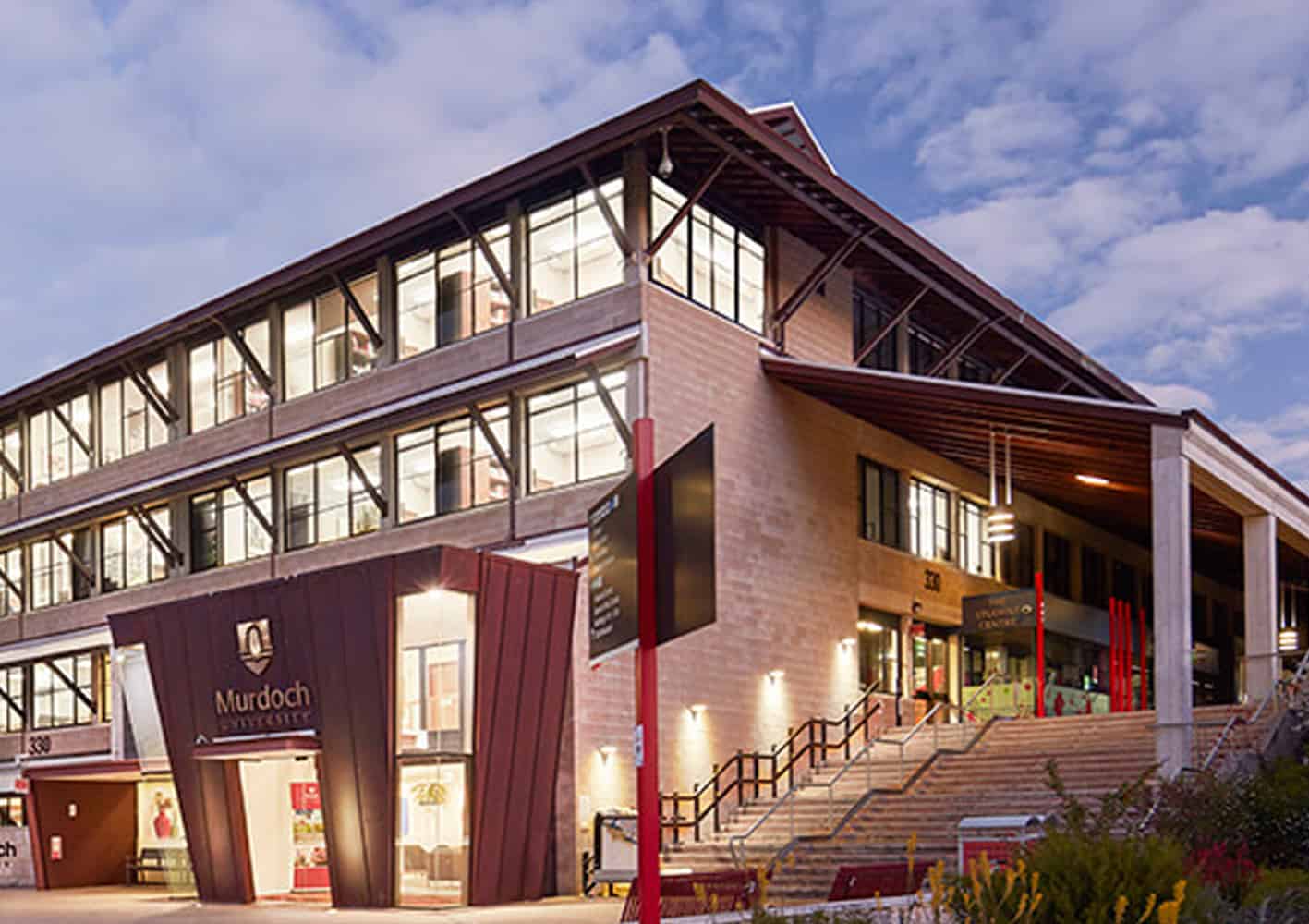 منحة مركز علوم الدفاع