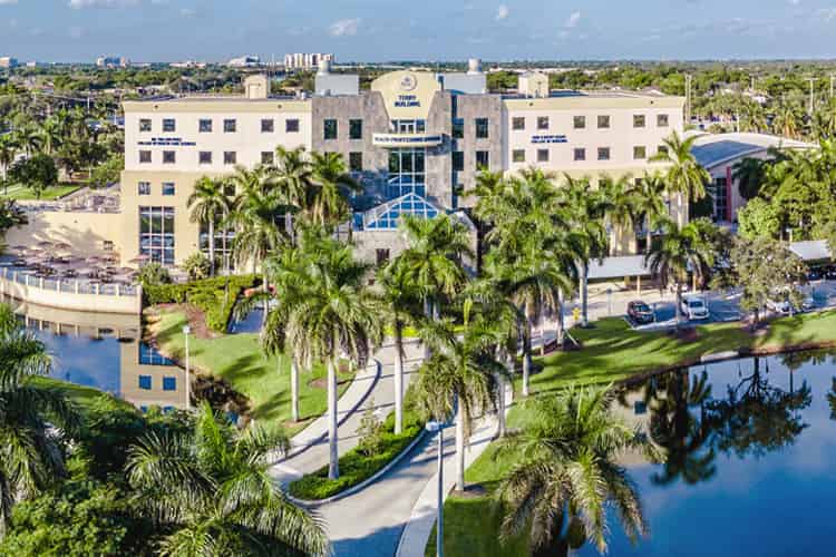 Broward International Womens Club Grant (BIWC) - UG or GRAD