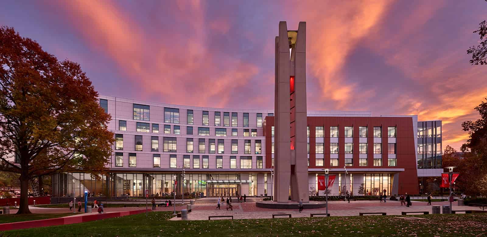 حملة YouAreWelcomeHere والمنح الدراسية