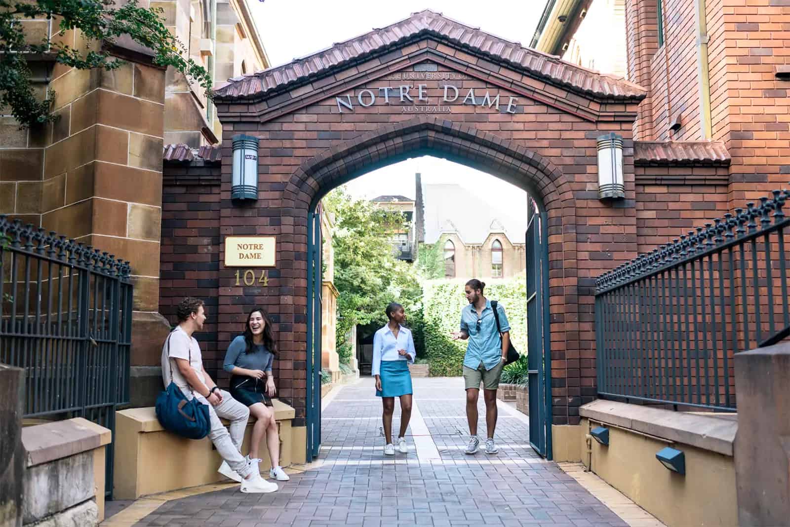 منحة الترحيب الدولية بجامعة نوتردام (دراسات عليا...