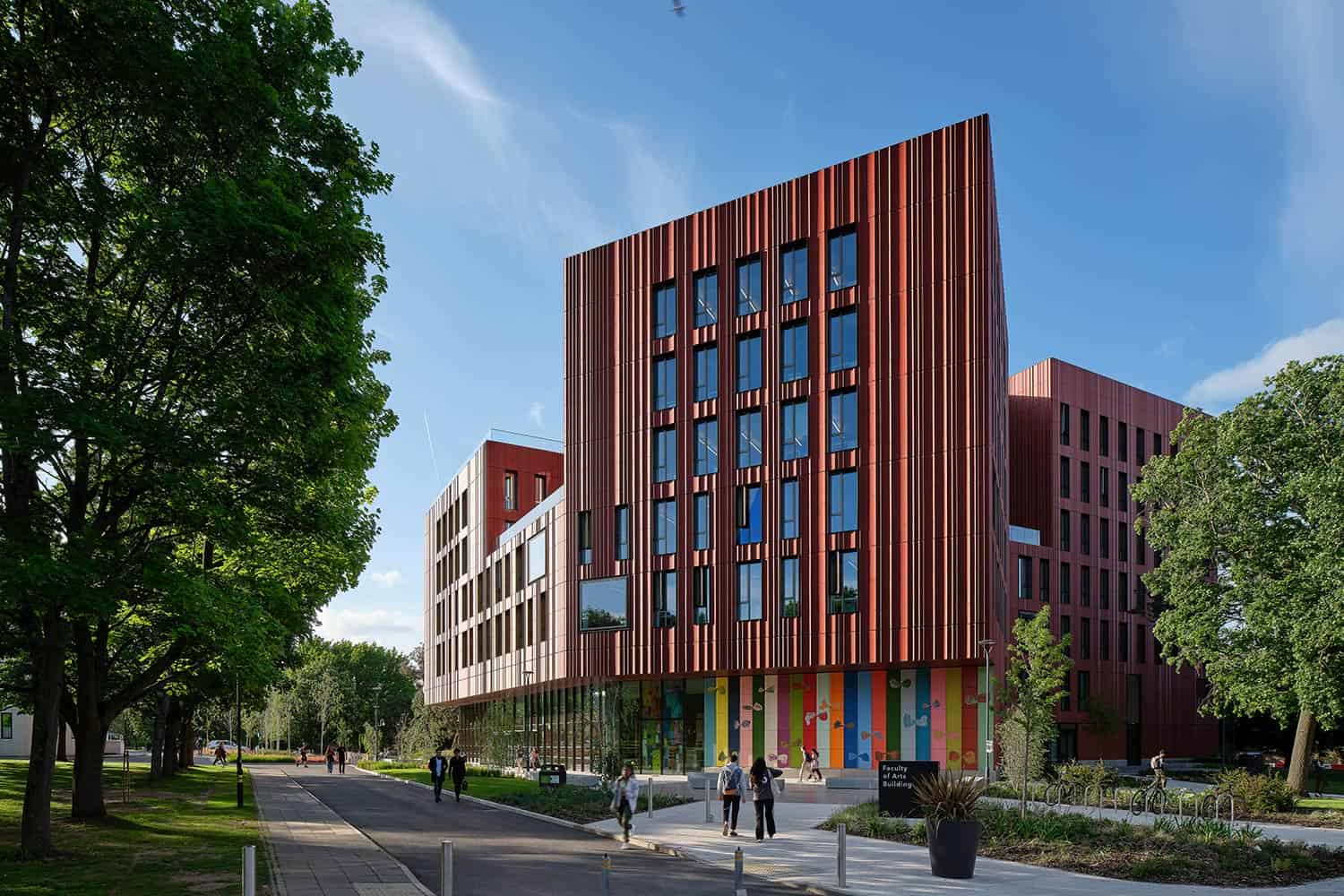 منحة اللغة الإنجليزية والدراسات الأدبية المقارنة