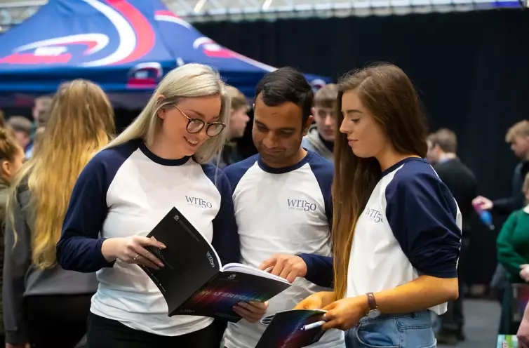 Working while Studying in Australia Working while Studying in Australia