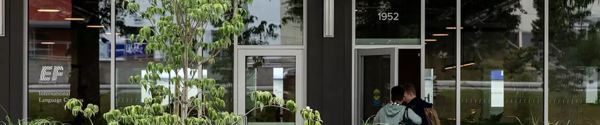 معهد إي أف فرست - فانكوفر معهد إي أف فرست - فانكوفر