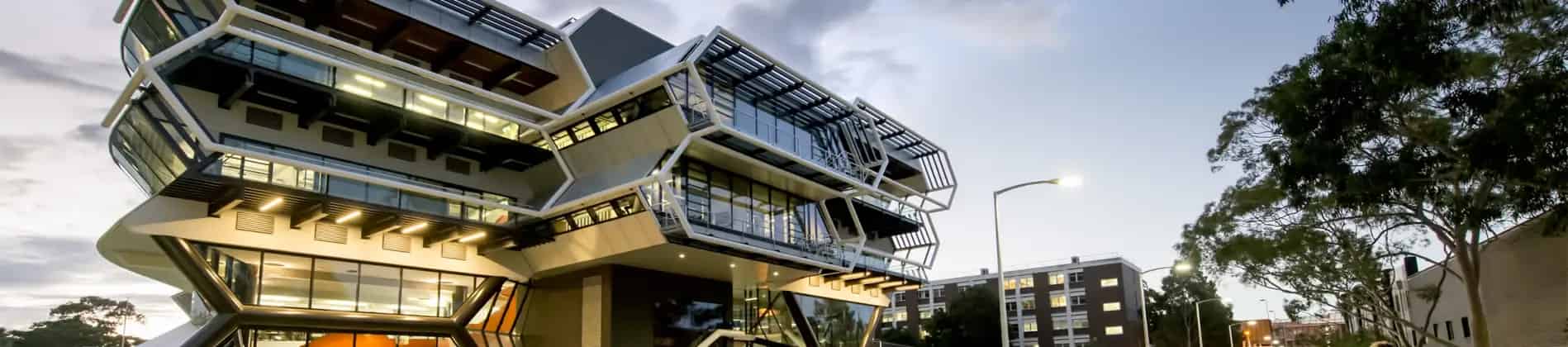 العلوم والدراسات العالمية