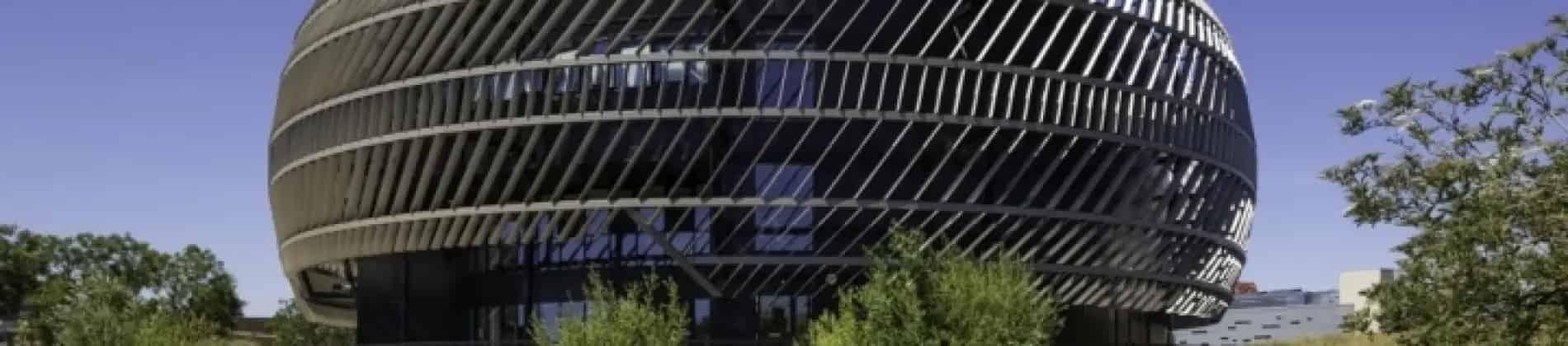 كلية إدارة الأعمال بجامعة نوتنجهام في بريطانيا