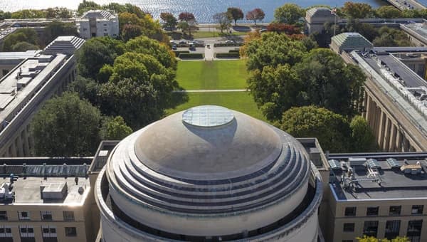 Massachusetts Institute of Technology Massachusetts Institute of Technology